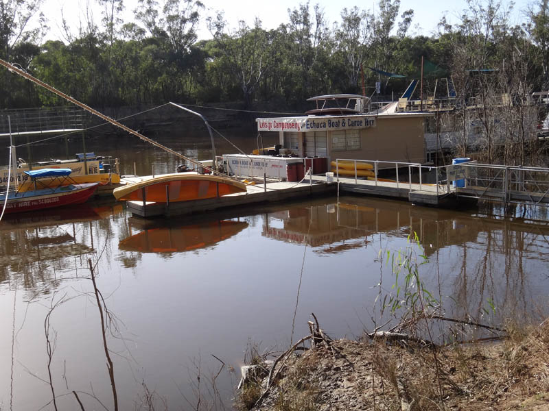 echuca boat and canoe hire